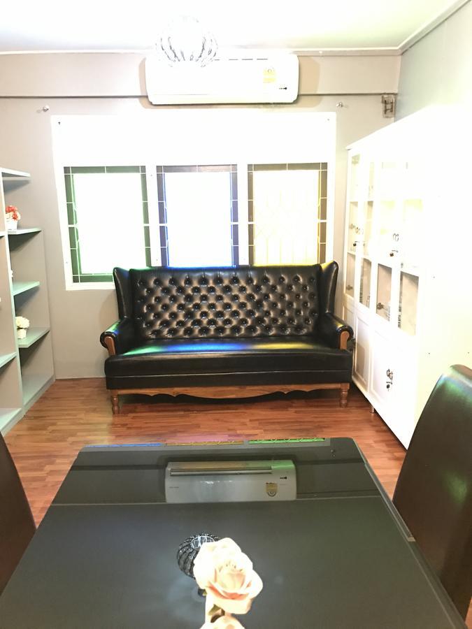 Add Home Hostel Vipavadee 42 Bangkok Kültér fotó